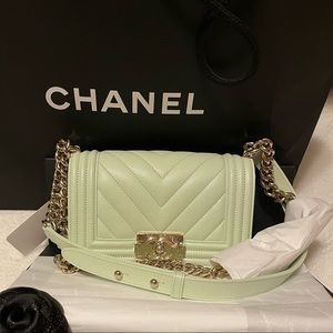 Chanel boy bag size small